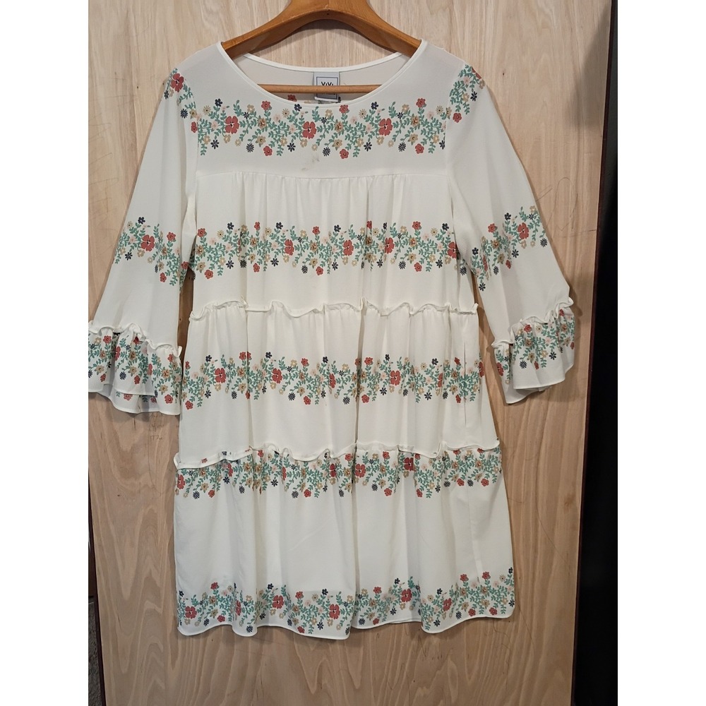 Vivi By Violet Weekend Size XL Bell Sleeve Floral Ruffle‎ White Boho Dress.